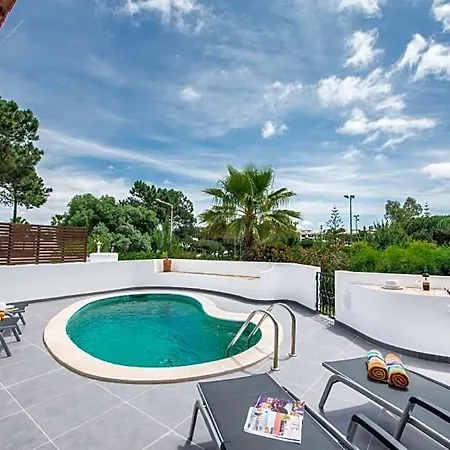 Villa Sleeps 6 Pool Air Con Wifi