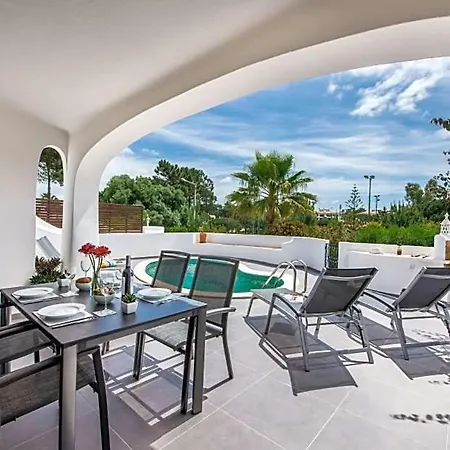 Villa Sleeps 6 Pool Air Con Wifi *