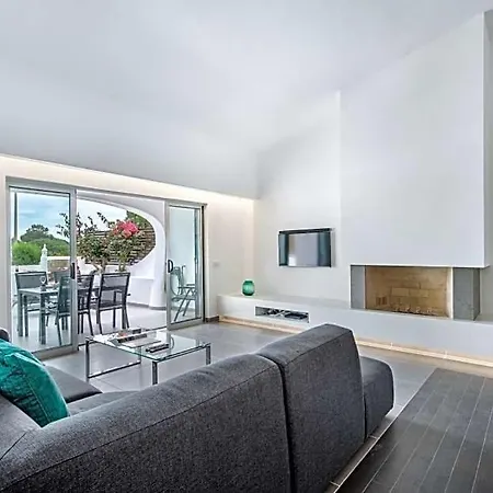 Sleeps 6 Pool Air Con Wifi *